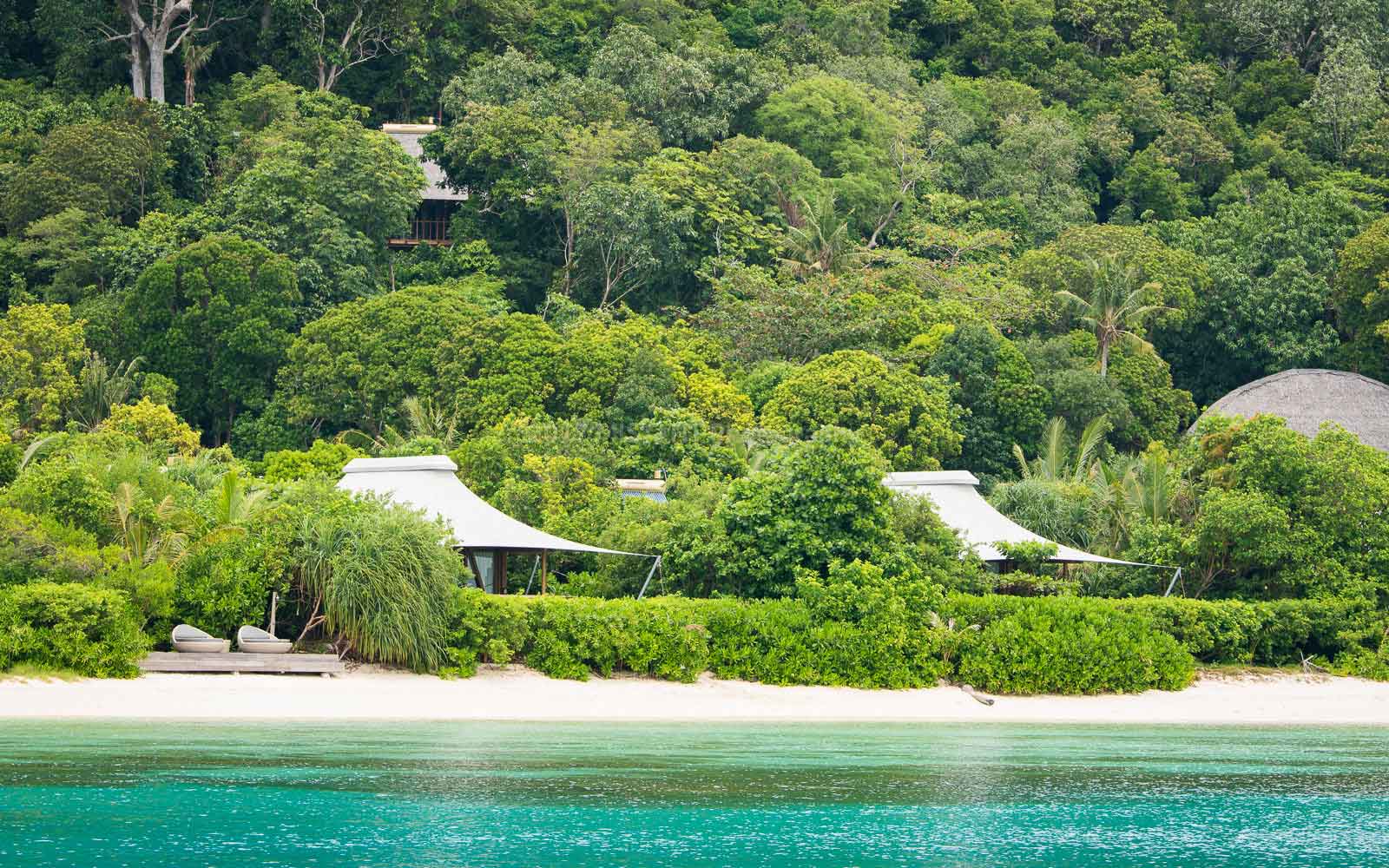 Tented beach suite with direct access to white sandy beaches and glistening lagoons. Peaceful privacy & sea views all from your verandah.