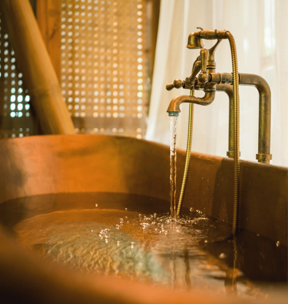 Bawah Reserve, Bath tub.