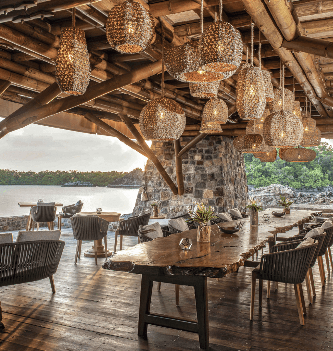 dining-lounge-candle-lantern-look-out-lagoon-elang