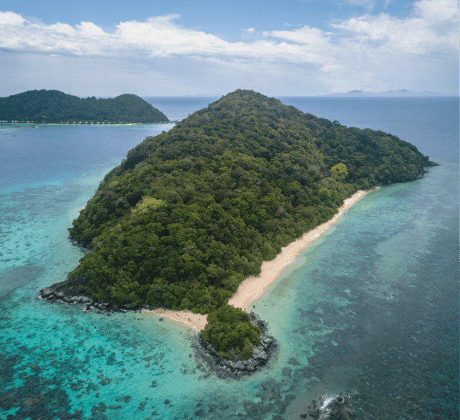 Activities at Bawah Reserve, Indonesia, island cruise.