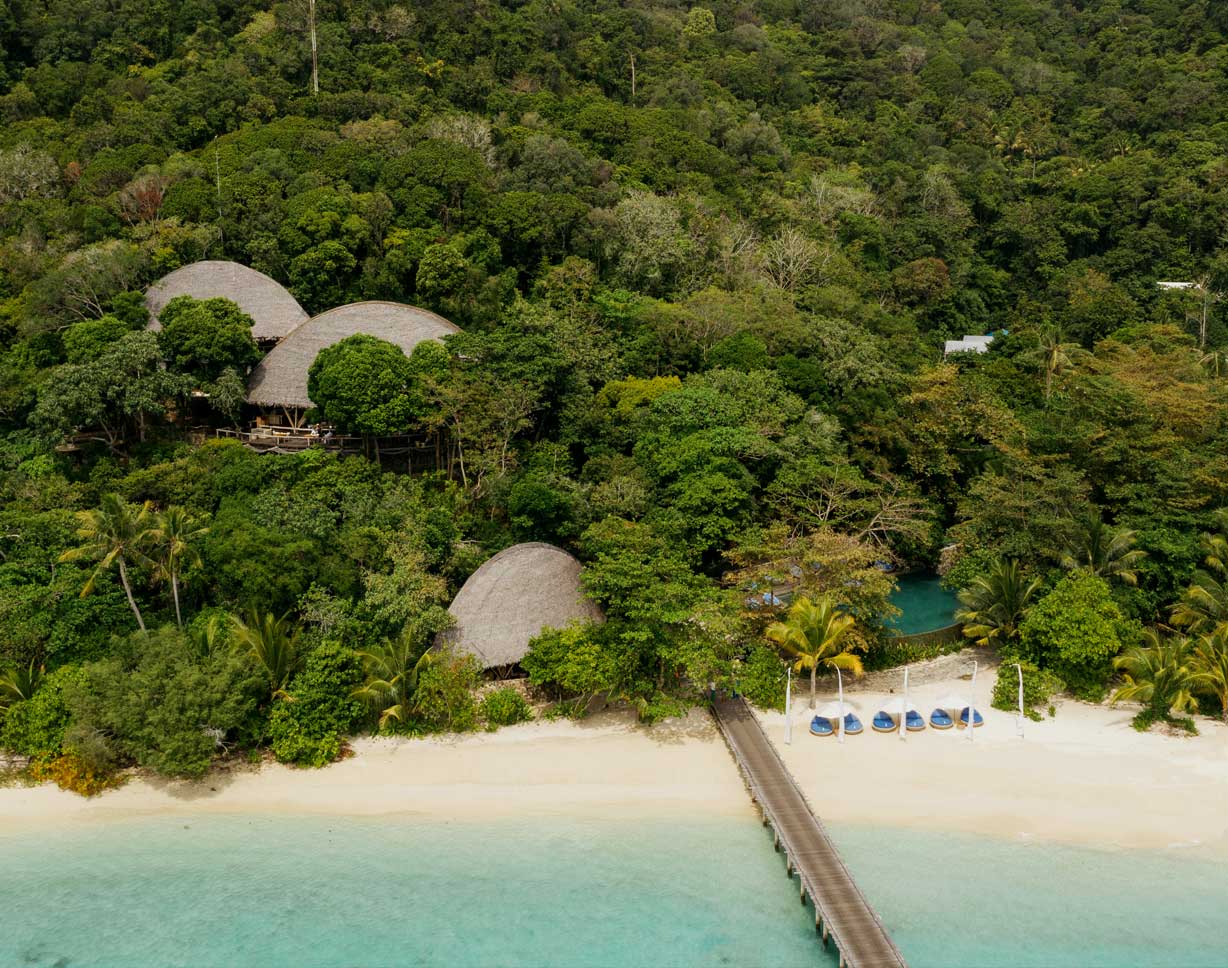 bawah-aerial-jetty-lagoon-suites-grouper-pool-beach-loungers